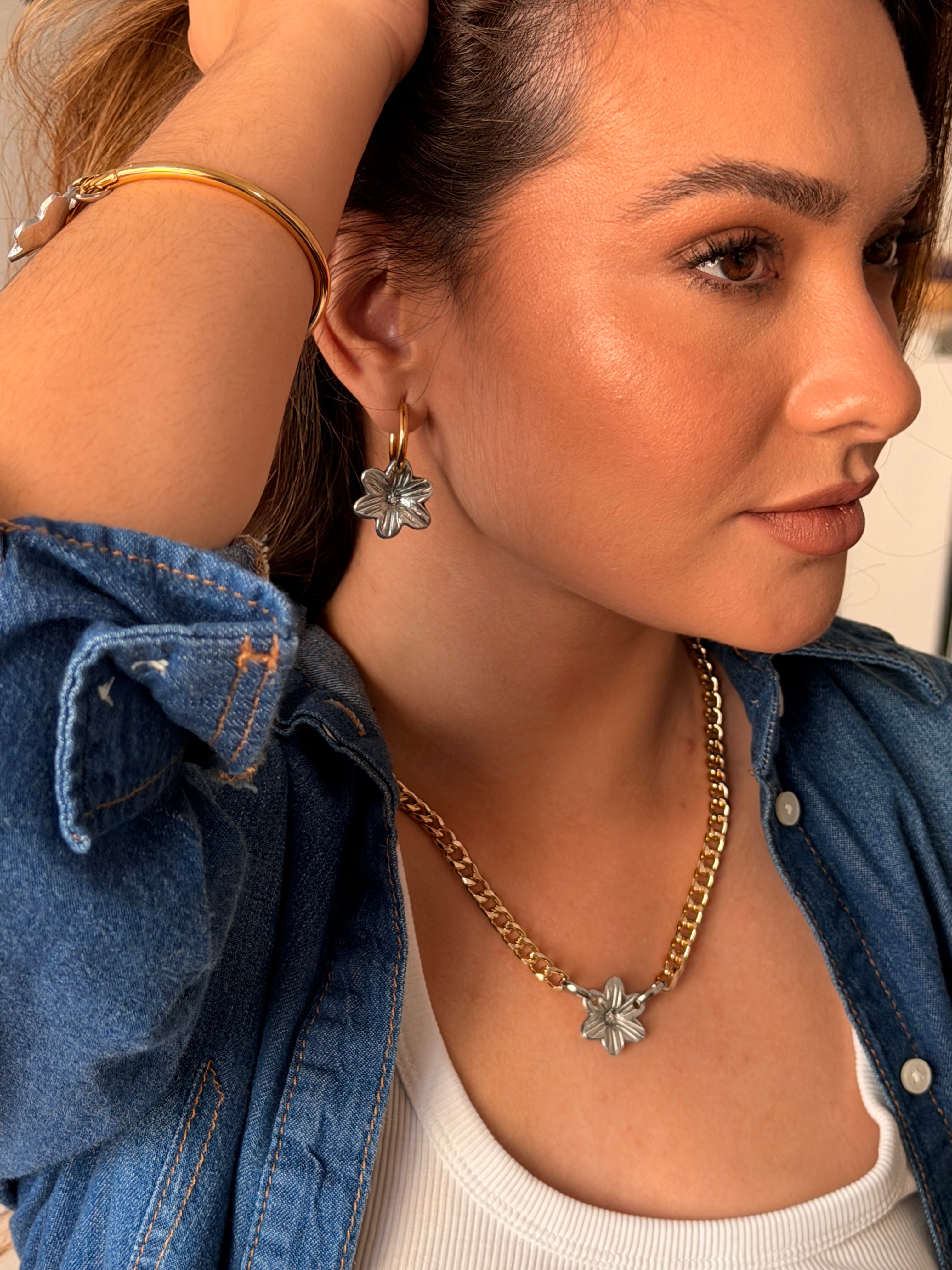 BRINCO FLORZINHA DOURADO